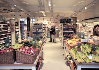 Photo: Internal view of the organic supermarket